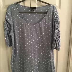 Adorable scoop neck top